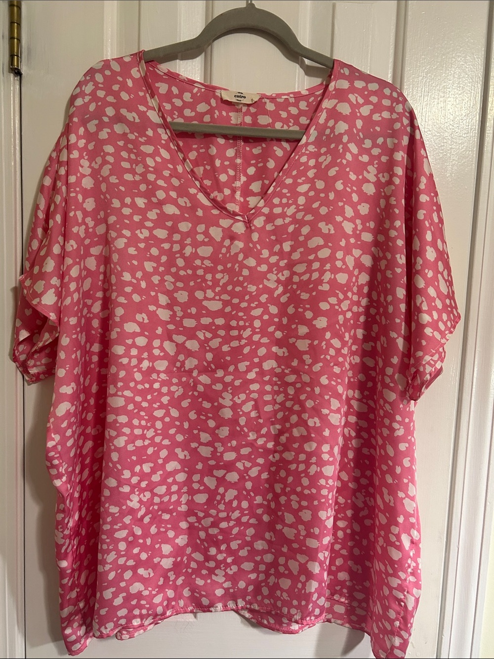 Entro Women's Pink Printed V-Neck Top, Size 1x, EC